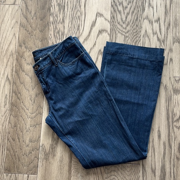Elie Tahari flare mid rise jeans size US10 - Picture 5 of 13